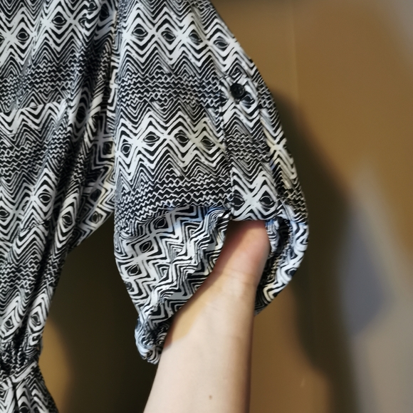 Silky Patterned Dress - Picture 4 of 5